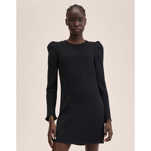 Mango – Czarna sukienka mini o prostym kroju z długimi rękawami i wycięciem na Mango XXL Asos Poland