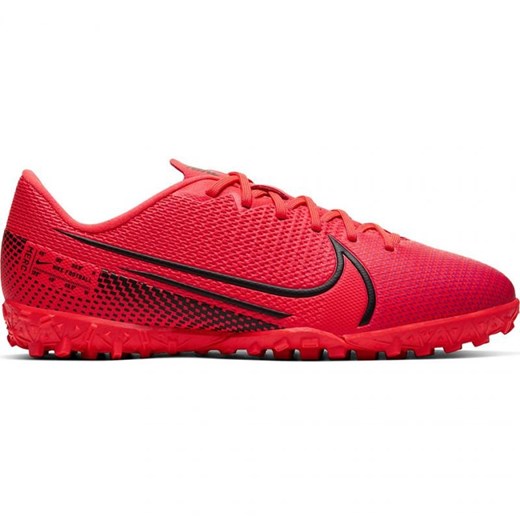 Buty piłkarskie Nike Mercurial Vapor 13 Academy Tf Jr AT8145-606 czerwone Nike 37,5 ButyModne.pl
