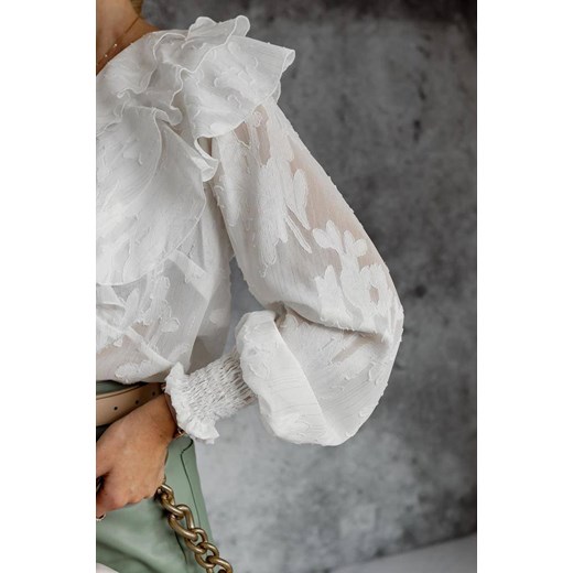Biała koszula damska z falbanami i srebrną nitką SIMPLY CROWN L lafemmeboutique.pl