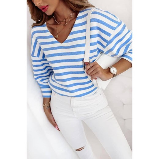 Biały sweter damski w niebieskie paski SWEETY STRIPES uniwersalny lafemmeboutique.pl