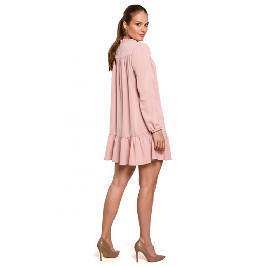 Sukienka oversize z falbaną - pudrowa Makover 40/42 (L/XL) wyprzedaż Jesteś Modna