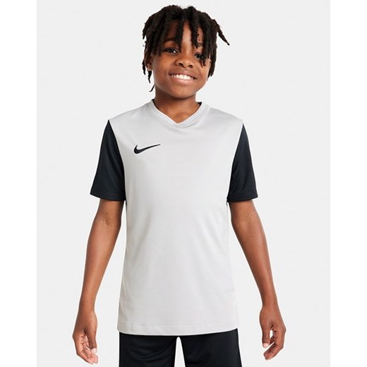T-shirt chłopięce Nike biały z krótkimi rękawami 