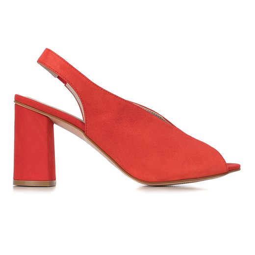 Damskie sandały zamszowe na słupku z gumką czerwone ze sklepu WITTCHEN w kategorii Sandały damskie - zdjęcie 132430356