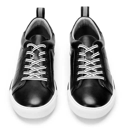 Męskie sneakersy skórzane z perforacjami czarno-białe ze sklepu WITTCHEN w kategorii Trampki męskie - zdjęcie 132433467