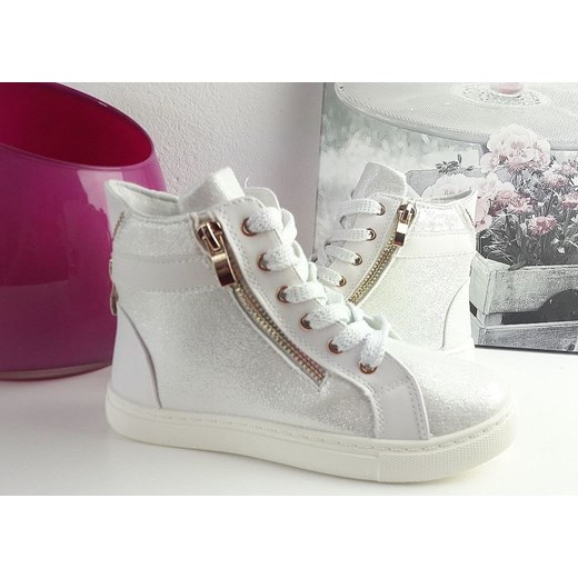 Trampki dziecięce sznurowane 