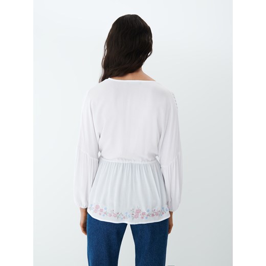 Mohito - Wiskozowa bluzka z haftem - Biały Mohito 38 Mohito