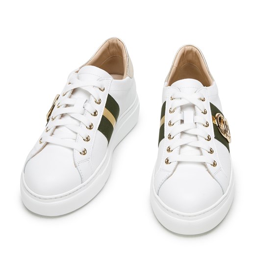 Damskie sneakersy skórzane z klamrami białe ze sklepu WITTCHEN w kategorii Trampki damskie - zdjęcie 134185666