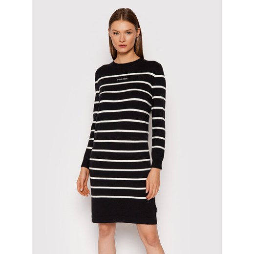 Sukienka dzianinowa Stripe Logo K20K203060 Czarny Regular Fit Calvin Klein XS okazyjna cena MODIVO