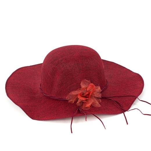 Kapelusz z kwiatkiem i wstążką szaleo czerwony kapelusz