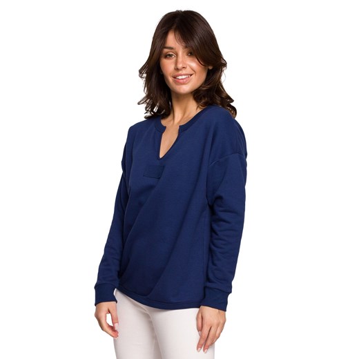 B225 Bluza z wycięciem w dekolcie - atramentowa ze sklepu Świat Bielizny w kategorii Bluzy damskie - zdjęcie 134627567