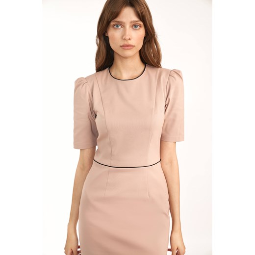 Elegancka sukienka ołówkowa z bufiastymi rękawami dopasowana beżowa Nife 38 Sukienki.shop