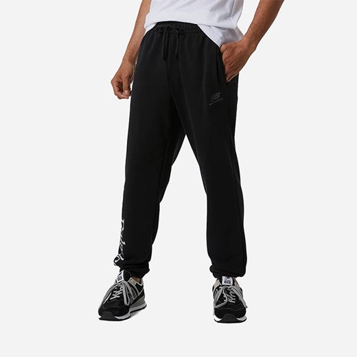 Spodnie męskie New Balance Essentials Celebrate Jogger MP21503BK New Balance L sneakerstudio.pl
