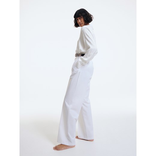 Reserved - Spodnie z wiskozą - Biały Reserved S Reserved