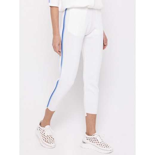 Białe spodnie z lampasami Deni Cler Milano Deni Cler Milano 40 (44 IT) Eye For Fashion