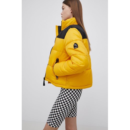 Superdry kurtka damska kolor żółty zimowa ze sklepu ANSWEAR.com w kategorii Kurtki damskie - zdjęcie 135005829