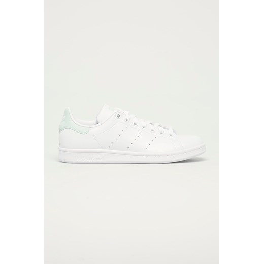 adidas Originals sneakersy kolor biały na płaskim obcasie ze sklepu ANSWEAR.com w kategorii Buty sportowe damskie - zdjęcie 135039809