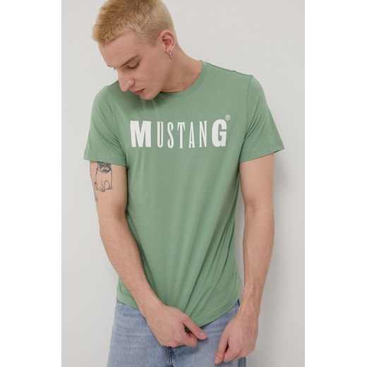 Mustang t-shirt bawełniany kolor zielony z nadrukiem Mustang M ANSWEAR.com
