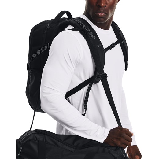 Plecak treningowy uniseks UNDER ARMOUR UA Triumph Backpack - czarny Under Armour One-size Sportstylestory.com okazja