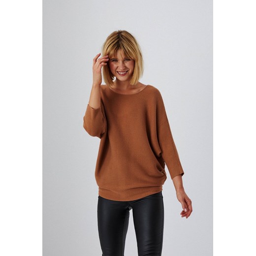 Sweter oversize z ozdobnym tyłem (38 (M)) 38 (M) Jesteś Modna