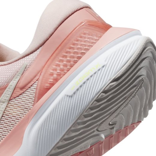 Damskie buty do biegania po asfalcie Nike Air Zoom Vomero 16 - Różowy Nike 35.5 Nike poland