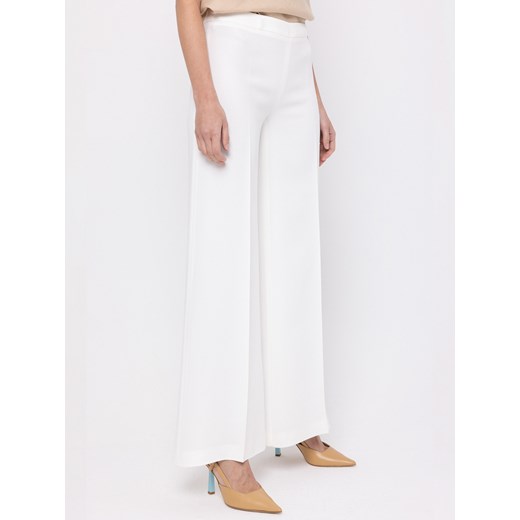 Białe szerokie spodnie w kant Deni Cler Milano Deni Cler Milano 38 (42 IT) Eye For Fashion