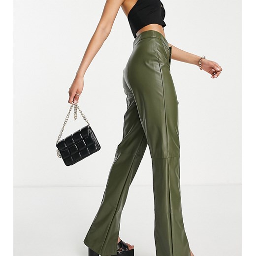 Missguided Petite – Spodnie z rozcięciem w dole nogawek z imitacji skóry w 38 Asos Poland