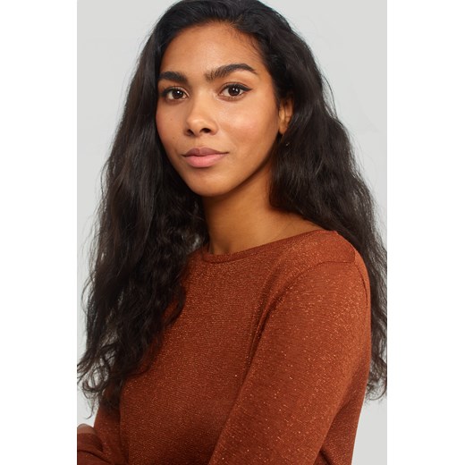 Dopasowany sweter z połyskującą nitką Greenpoint 46 promocja Greenpoint.pl