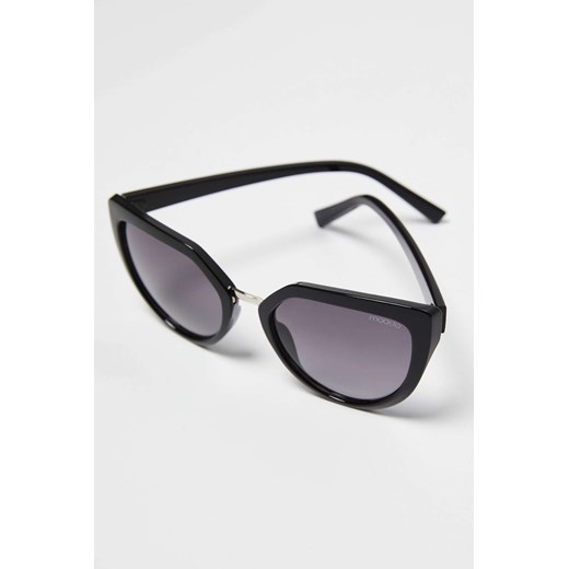 Okulary przeciwsłoneczne z oprawkami o kocim kształcie czarne ze sklepu Moodo.pl w kategorii Okulary przeciwsłoneczne damskie - zdjęcie 136256745