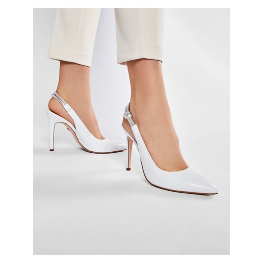 Solo Femme Sandały 34313-32-H52/000-05-00 Biały 39 wyprzedaż MODIVO