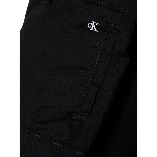 Calvin Klein Jeans Szorty materiałowe Technical Pocket IB0IB00792 Czarny Regular 6Y okazja MODIVO