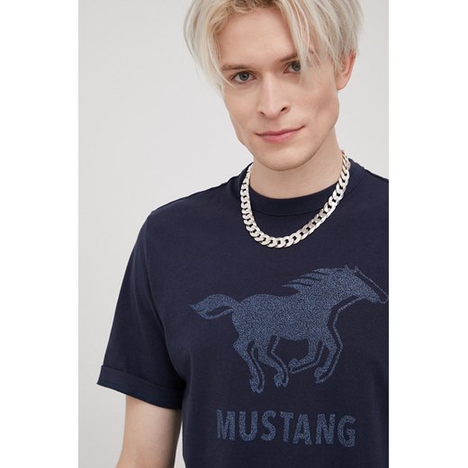 Mustang t-shirt bawełniany kolor granatowy z nadrukiem Mustang M ANSWEAR.com