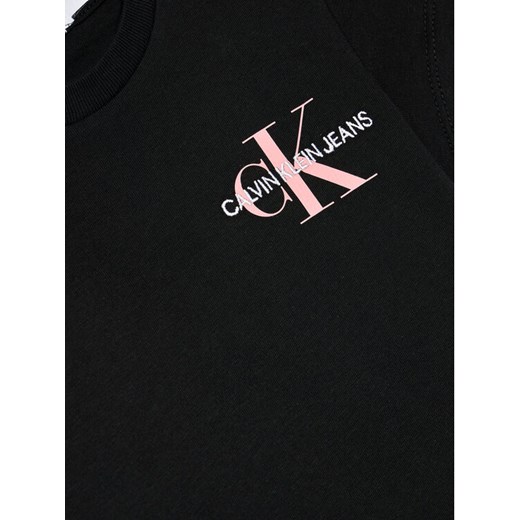 Calvin Klein Jeans T-Shirt Chest Monogram IG0IG00573 Czarny Regular Fit 4Y okazyjna cena MODIVO