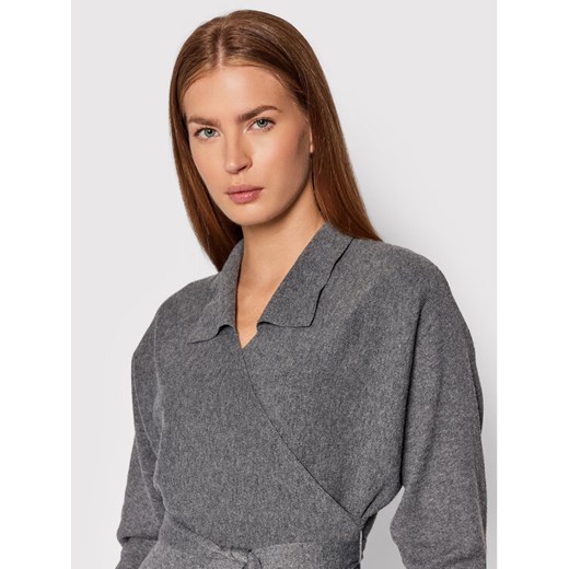 Vero Moda Sukienka dzianinowa Sunna 10250805 Szary Regular Fit Vero Moda L wyprzedaż MODIVO