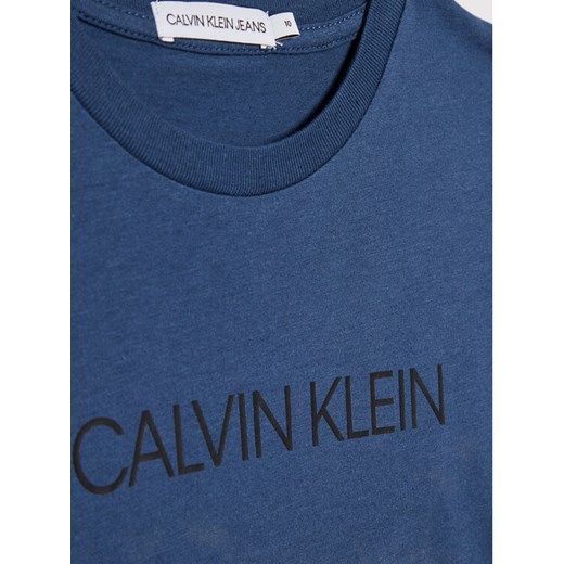 Calvin Klein Jeans Bluzka Institutional IB0IB00599 Niebieski Regular Fit 12Y promocyjna cena MODIVO
