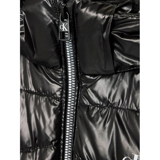 Calvin Klein Jeans Kurtka puchowa IG0IG01175 Czarny Regular Fit 4Y okazyjna cena MODIVO