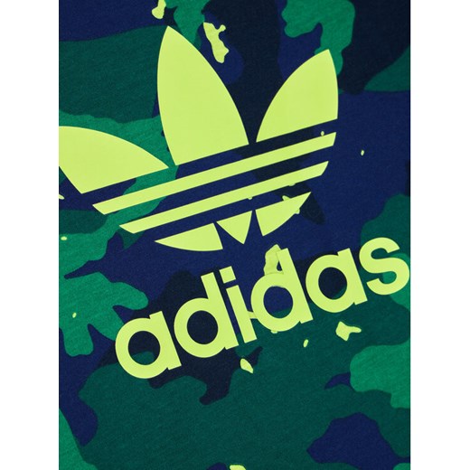 adidas Komplet t-shirt i szorty sportowe Allover Print Camo H20302 Kolorowy 5_6A MODIVO