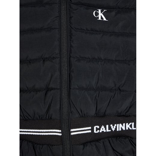Calvin Klein Jeans Kurtka puchowa Intrasia Logo IG0IG01020 Czarny Regular Fit 6Y MODIVO wyprzedaż