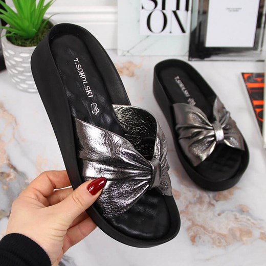 Klapki skórzane damskie na koturnie srebrne T.Sokolski 41 promocyjna cena ButyRaj.pl