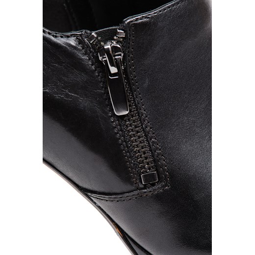 Botki Clarks Amos Kendra "Black Leather" be-jeans czarny jesień