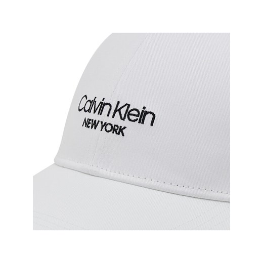 Calvin Klein Czapka z daszkiem Bb Cap K50K506037 Biały Calvin Klein 00 promocyjna cena MODIVO