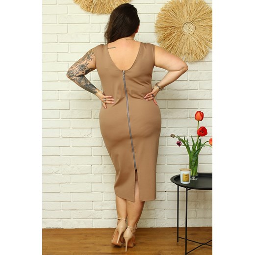 Sukienka ołówkowa biznesowa letnia z ozdobnym zamkiem z tyłu HONORATA beżowa Karko Plus Size karko.pl