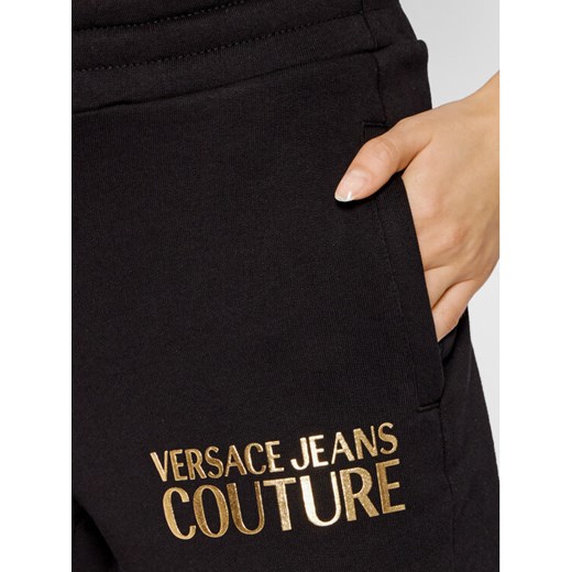 Versace Jeans Couture Spodnie dresowe Logo Foil 71HAAT04 Czarny Regular Fit M MODIVO wyprzedaż