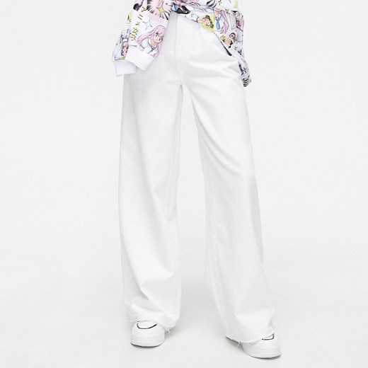Cropp - Białe jeansy wide leg - Biały Cropp 36 Cropp promocyjna cena