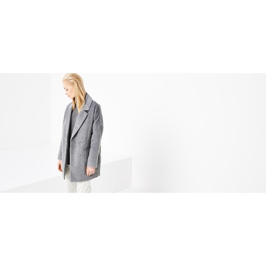 PŁASZCZ TYPU OVERSIZE Z KIESZENIAMI reserved oversize