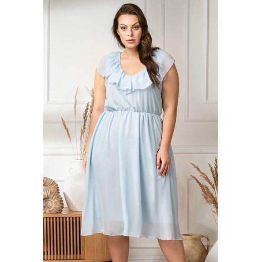 Sukienka rozkloszowana z ozdobną falbanką przy rękawkach DRACENA błękitna Karko Plus Size karko.pl