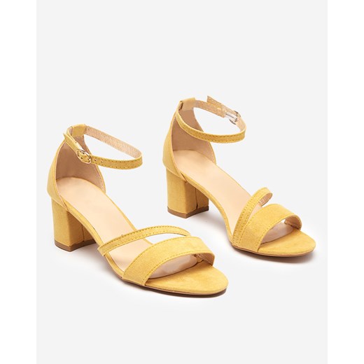 Royalfashion Damskie żółte sandały na słupku Eqro ze sklepu royalfashion.pl w kategorii Sandały damskie - zdjęcie 141150447