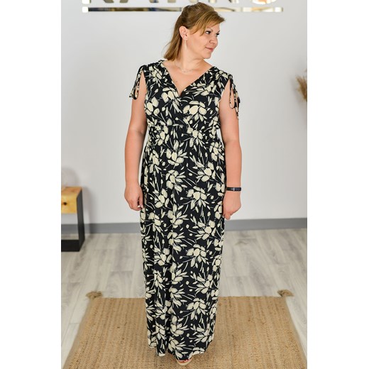 Sukienka dzianinowa long FILOMENA białe kwiaty na czarnym tle Karko Plus Size karko.pl