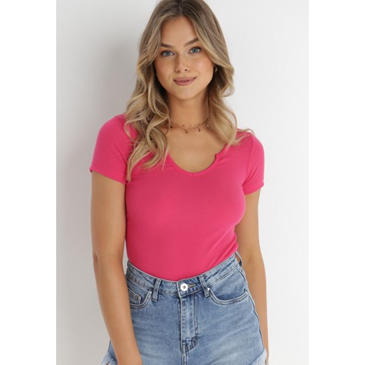 Różowy T-shirt Caearis ze sklepu Born2be Odzież w kategorii Bluzki damskie - zdjęcie 141500015