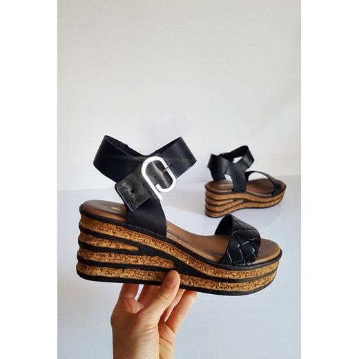 Czarne sandały na koturnie Maris Saway 40 okazyjna cena saway