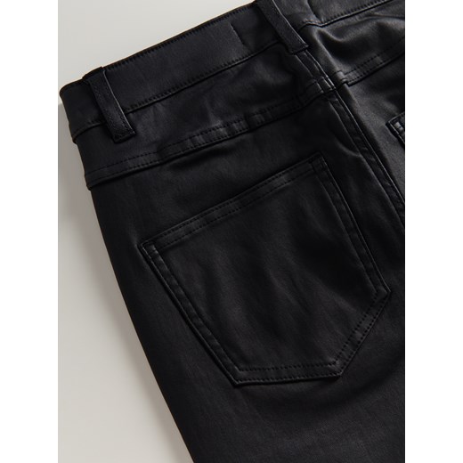 Reserved - Woskowane spodnie slim - Czarny Reserved 36 Reserved